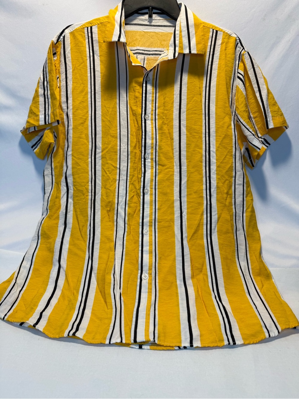 Men's Yellow Striped Short-Sleeve Button-Up Shirt 23” P2P = size Large